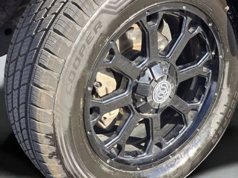 Used 2021 GMC Sierra 1500 AT4 w/ AT4 Preferred Package AWD/4WD image 29