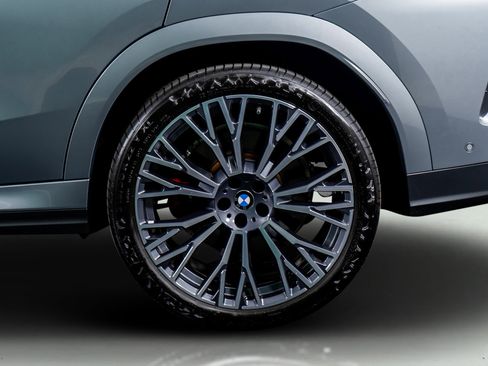 Used 2024 BMW X6 M60i image 7