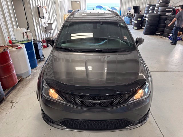 Used 2018 Chrysler Pacifica Touring Plus w/ S Appearance Package FWD image 31