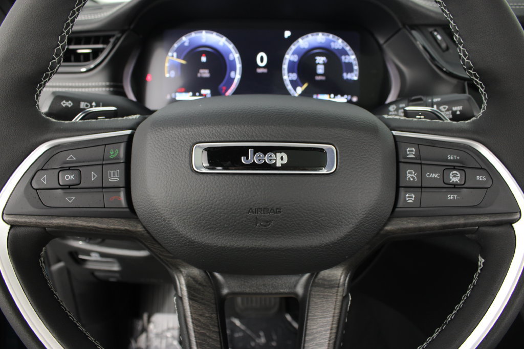 New 2027 Jeep Grand Cherokee Limited w/ Trailer Tow Package AWD/4WD image 13