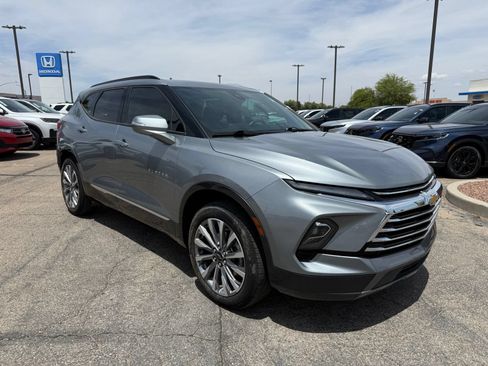 Used 2024 Chevrolet Blazer Premier w/ Driver Confidence II Package FWD image 3