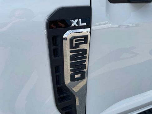 Used 2024 Ford F250 XL w/ FX4 Off-Road Package AWD/4WD image 5