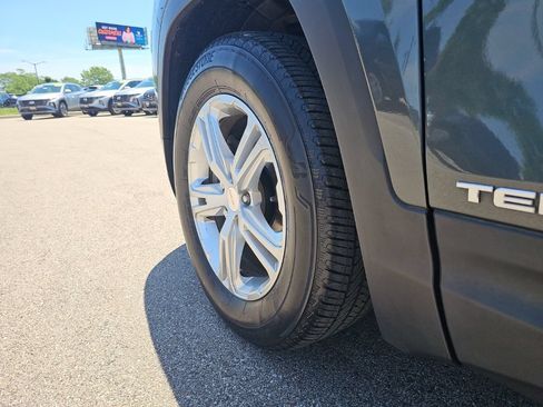 Used 2020 GMC Terrain SLE w/ Driver Convenience Package FWD image 37