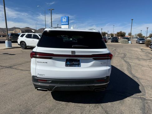 Used 2025 Buick Enclave Preferred image 7