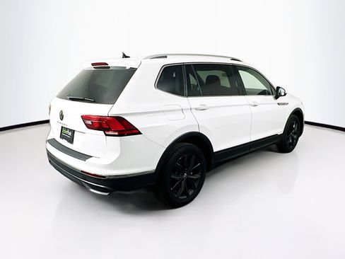 Used 2024 Volkswagen Tiguan SE image 9