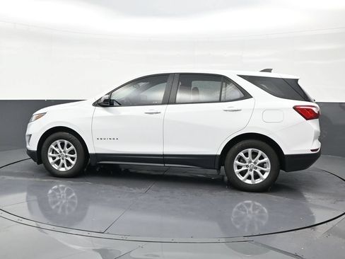 Used 2020 Chevrolet Equinox LS FWD image 2