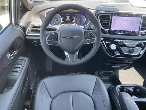 New 2026 Chrysler Voyager LX image 36