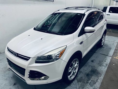 Used 2014 Ford Escape Titanium w/ Equipment Group 401A FWD image 3