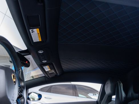 Used 2018 Lamborghini Aventador S image 28