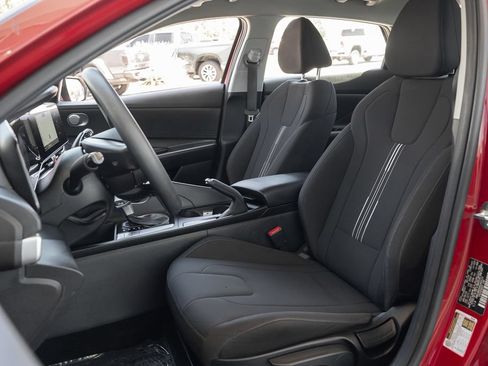 Used 2024 Hyundai Elantra SEL FWD image 19