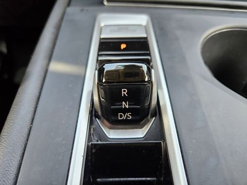 Used 2024 Volkswagen Atlas SE FWD image 26