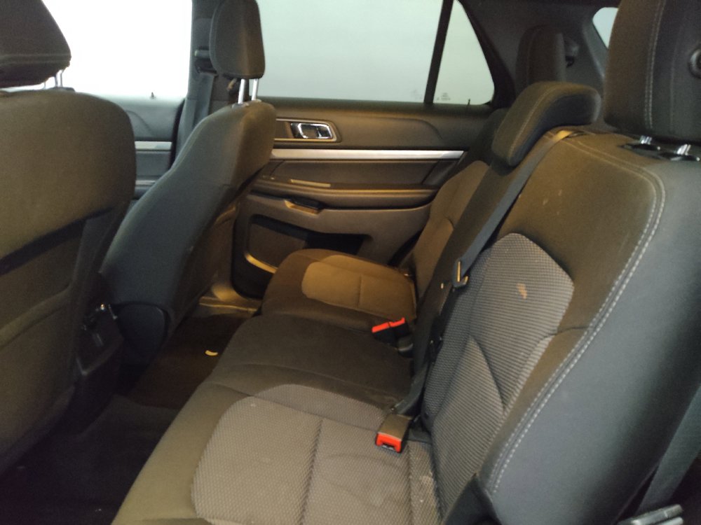 Used 2018 Ford Explorer XLT AWD/4WD image 18
