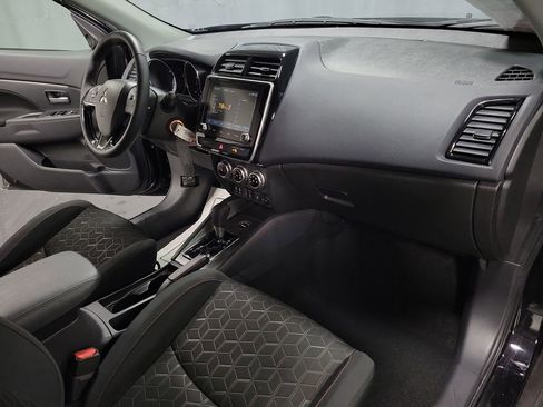 Used 2025 Mitsubishi Outlander Sport AWD image 23
