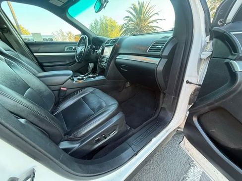 Used 2017 Ford Explorer XLT w/ Equipment Group 202A image 10