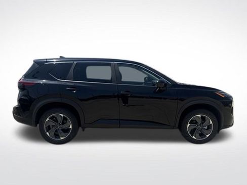 Used 2025 Nissan Rogue SV FWD image 12