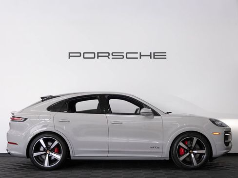 Used 2026 Porsche Cayenne GTS AWD/4WD image 8