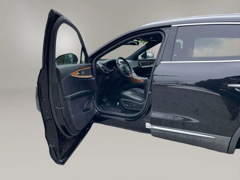 Used 2016 Lincoln MKX Reserve w/ Climate Package image 8