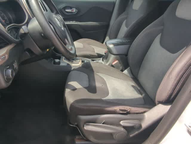 Used 2015 Jeep Cherokee Sport AWD/4WD image 15