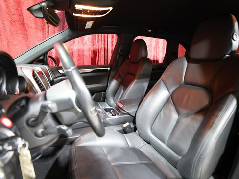 Used 2011 Porsche Cayenne image 13