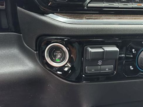 Used 2023 Chevrolet Silverado 1500 LT AWD/4WD image 28