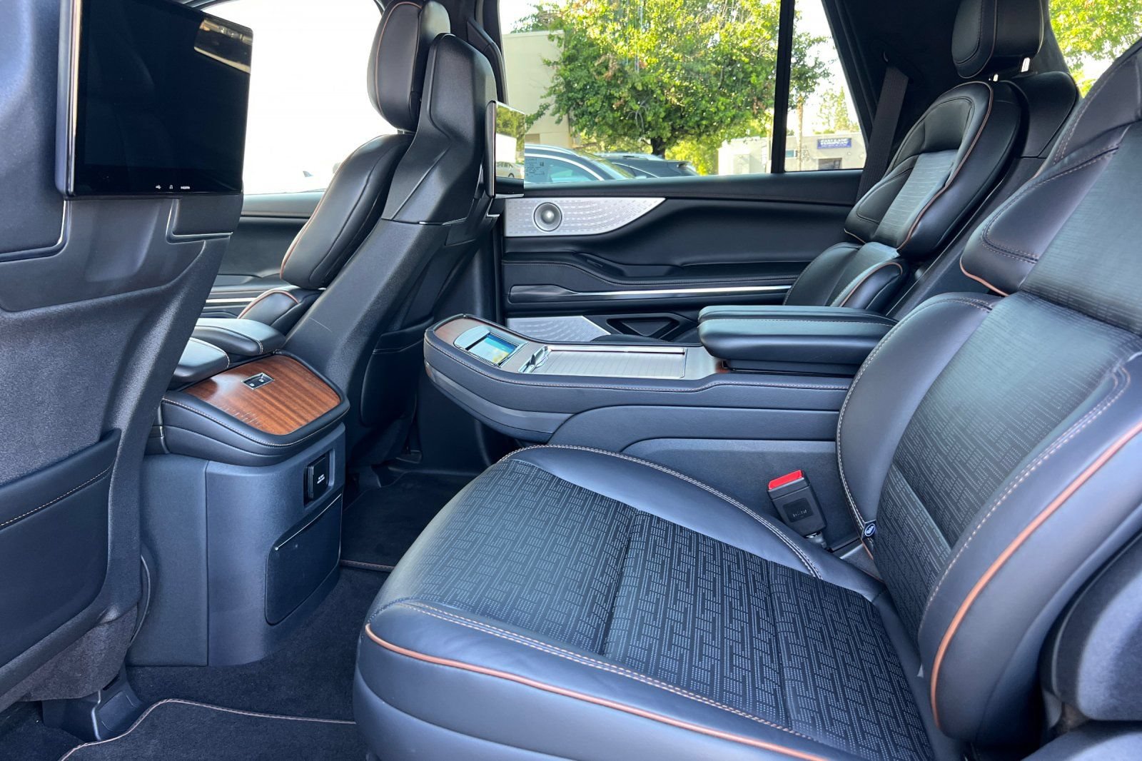 Used 2025 Lincoln Navigator Black Label AWD/4WD image 12