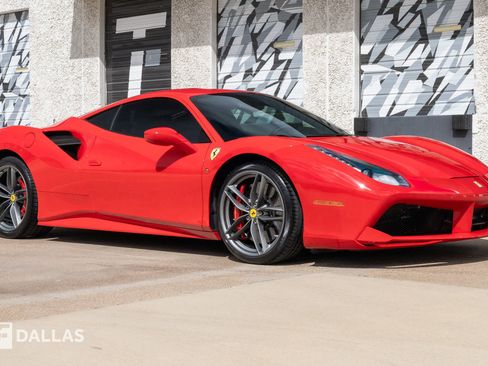 Used 2017 Ferrari 488 GTB image 18
