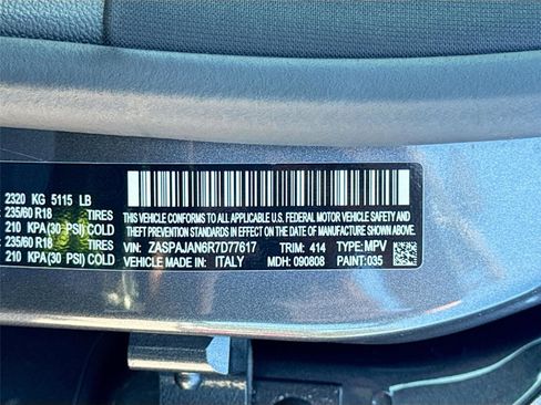 Used 2024 Alfa Romeo Stelvio Sprint image 31