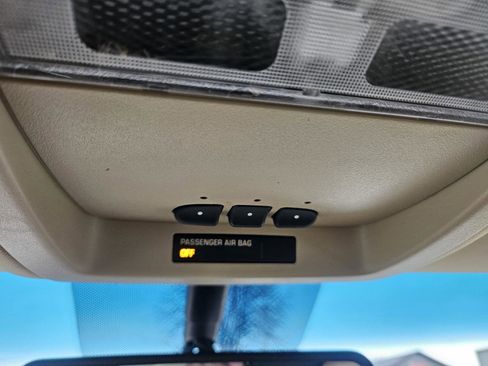 Used 2011 GMC Yukon SLT w/ SLT-2 Equipment Package image 15