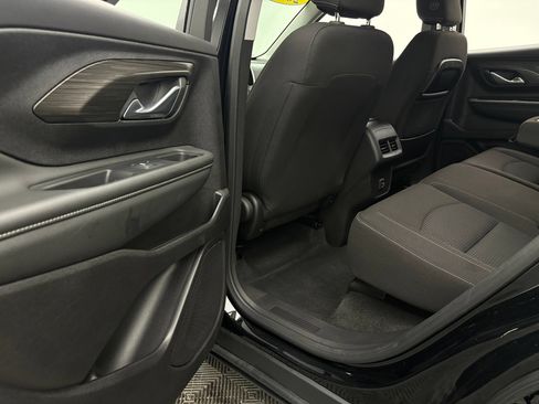 Used 2024 GMC Terrain SLE AWD/4WD image 35