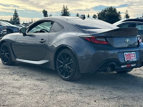 Used 2022 Toyota GR86 Premium image 7