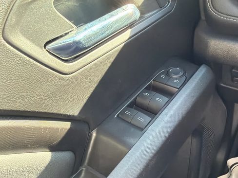 Used 2024 Chevrolet Colorado LT w/ LT Convenience Package III AWD/4WD image 18