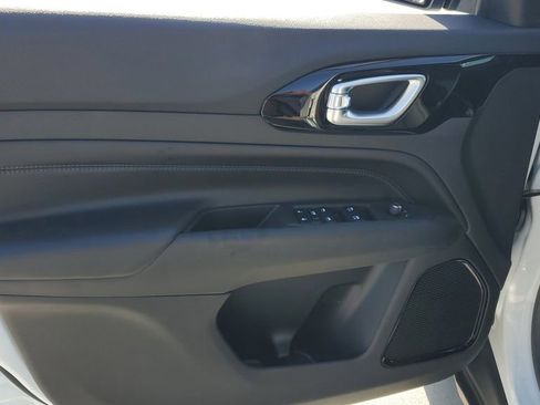 New 2026 Jeep Compass Latitude image 20