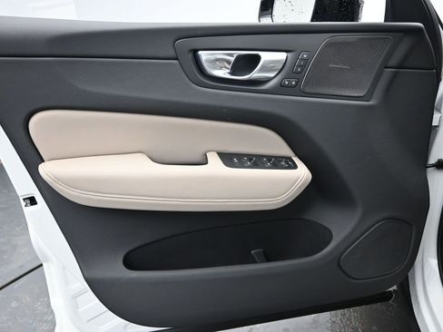 New 2026 Volvo XC60 B5 Plus w/ Protection Package Premier AWD/4WD image 22