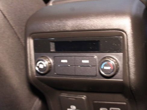 Used 2022 GMC Acadia SLE image 16