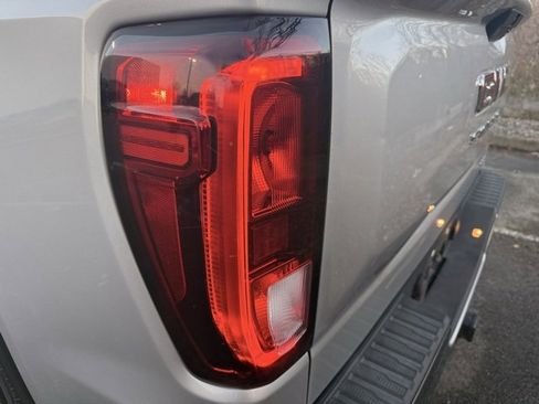 Used 2019 GMC Sierra 1500 SLE w/ SLE Value Package image 8