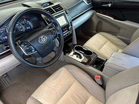 Used 2014 Toyota Camry XLE w/ Leather Package FWD image 10