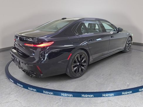 Used 2023 BMW 760i xDrive w/ Executive Package AWD/4WD image 7