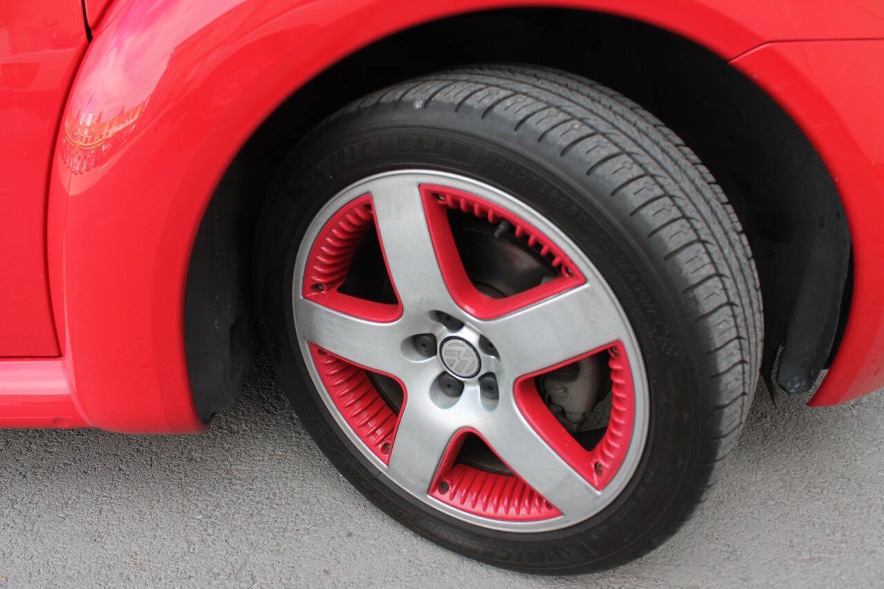 Used 2001 Volkswagen Beetle Sport FWD image 12