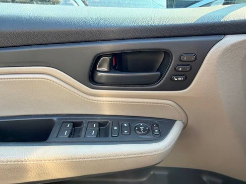 Used 2019 Honda Odyssey EX-L image 16