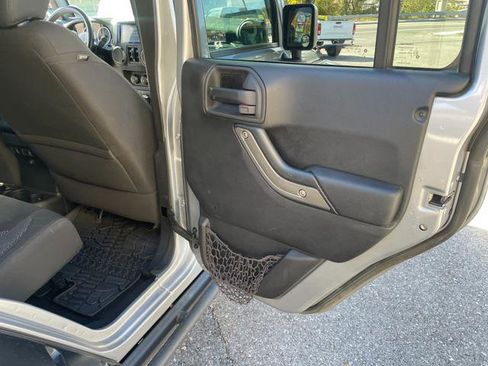 Used 2016 Jeep Wrangler Unlimited Sport image 24