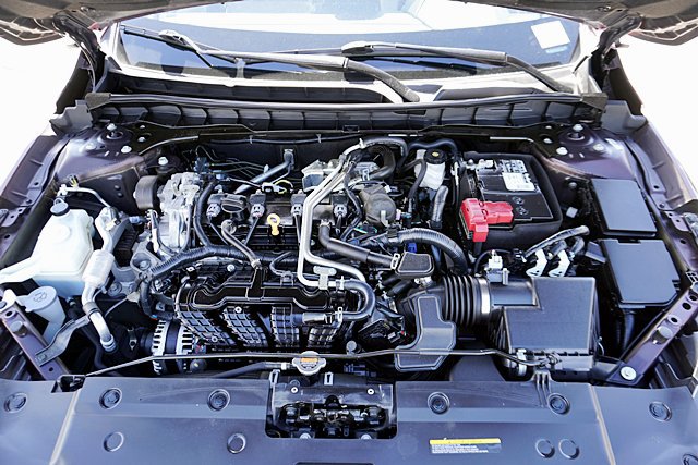 Used 2024 Nissan Altima 2.5 SV FWD image 16