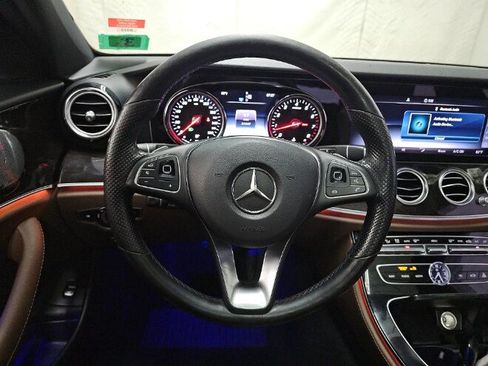 Used 2018 Mercedes-Benz E 300 4MATIC w/ AMG Line Exterior image 10