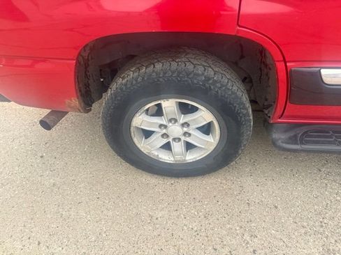 Used 2005 GMC Yukon SLT w/ SLT Preferred Equipment Group AWD/4WD image 16