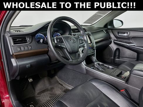 Used 2017 Toyota Camry XLE image 10