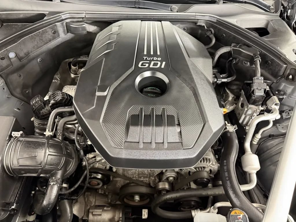 Used 2021 Genesis G70 2.0T AWD/4WD image 9