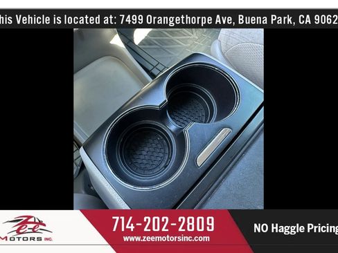 Used 2015 Toyota Sienna LE FWD image 34
