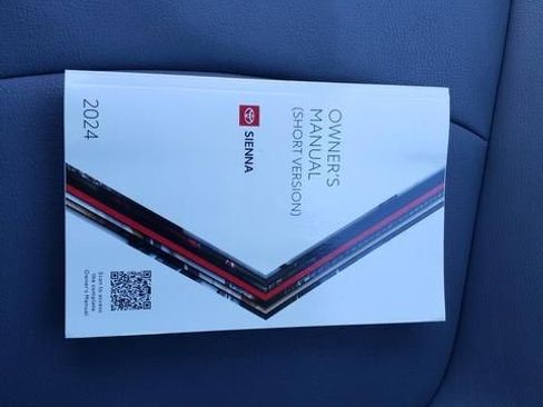 Used 2024 Toyota Sienna XLE FWD image 24