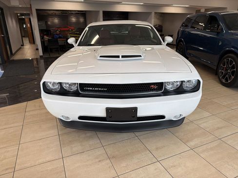 Used 2014 Dodge Challenger R/T Plus RWD image 2