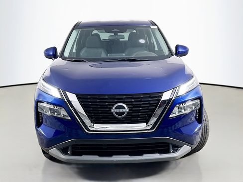 Used 2023 Nissan Rogue SV FWD image 2