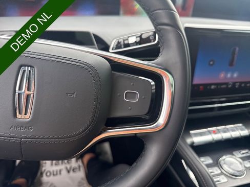 Used 2025 Lincoln Nautilus Reserve AWD/4WD image 42